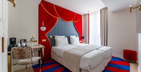 hotel room image