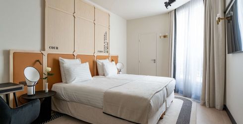 hotel room image