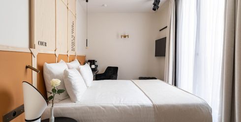 hotel room image