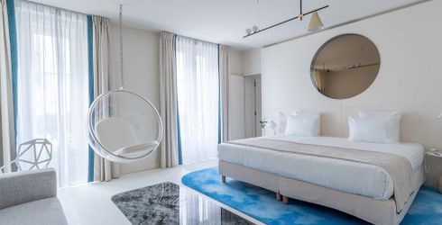 hotel room image