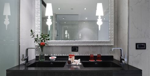 hotel room image