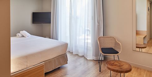 hotel room image