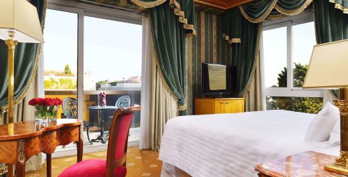 hotel room image
