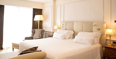 hotel room image