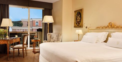 hotel room image