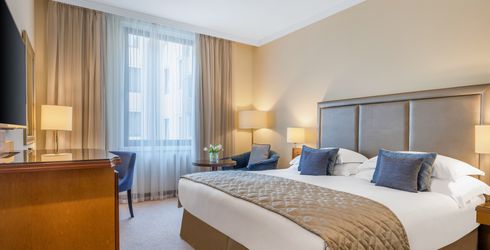hotel room image