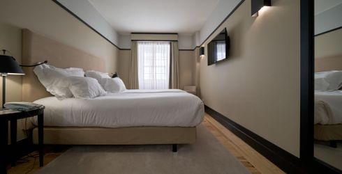hotel room image