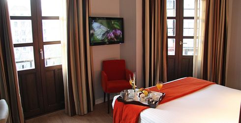 hotel room image