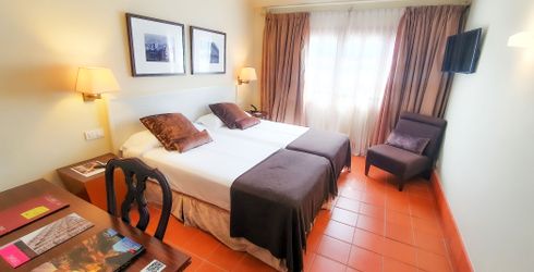 hotel room image