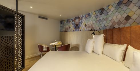 hotel room image