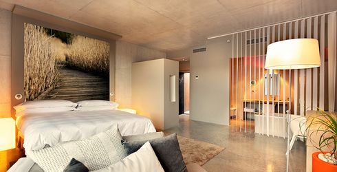 hotel room image