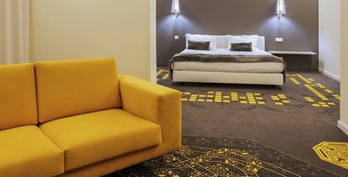hotel room image