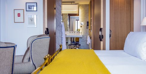 hotel room image