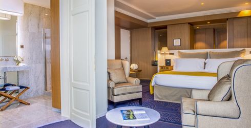 hotel room image