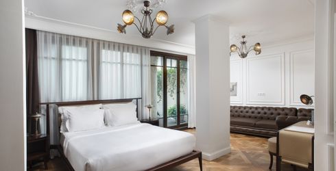 hotel room image