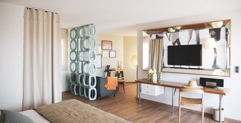 hotel room image