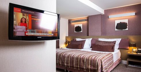 hotel room image