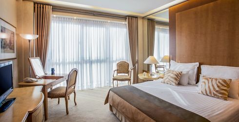 hotel room image