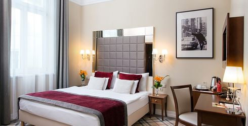 hotel room image