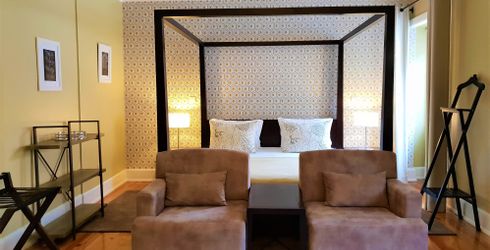 hotel room image