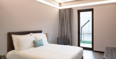 hotel room image