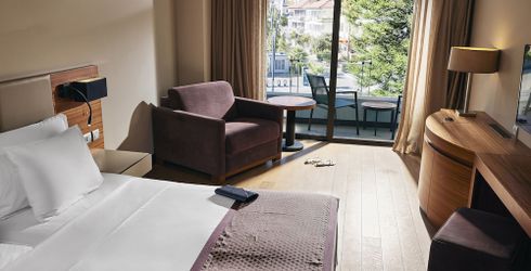 hotel room image