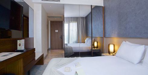 hotel room image
