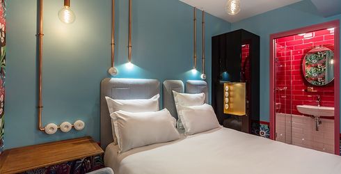 hotel room image