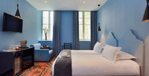 hotel room image