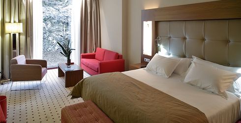 hotel room image