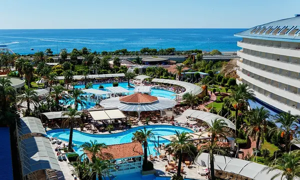 CRYSTAL ADMIRAL Resort Suites & SPA hotel in Antália
