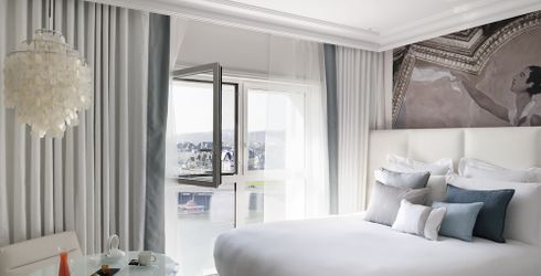 hotel room image