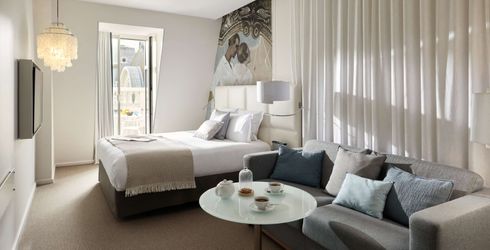 hotel room image