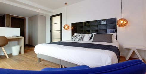 hotel room image