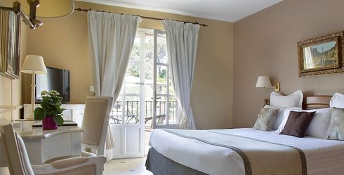hotel room image