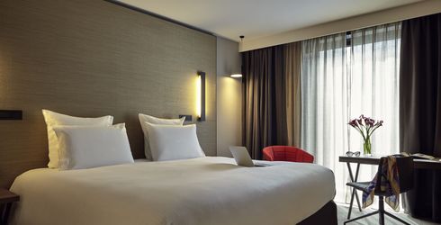 hotel room image