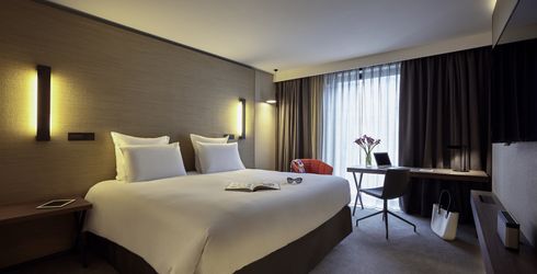 hotel room image