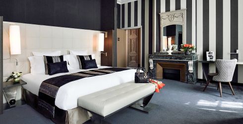 hotel room image