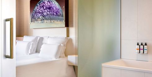 hotel room image