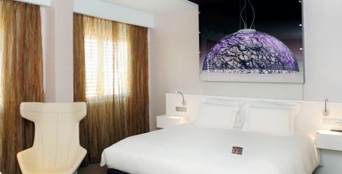 hotel room image