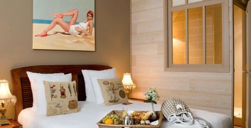 hotel room image