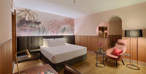 hotel room image