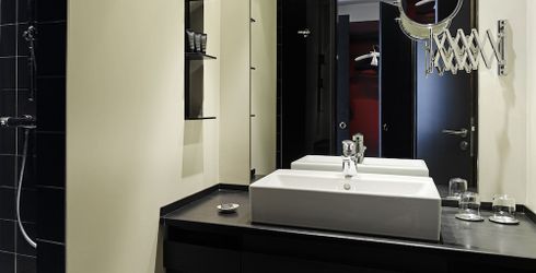 hotel room image
