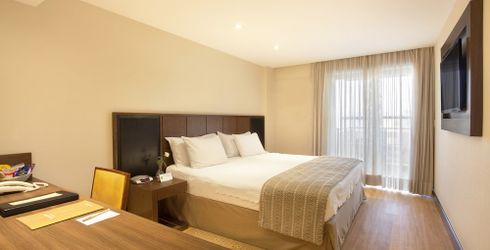 hotel room image