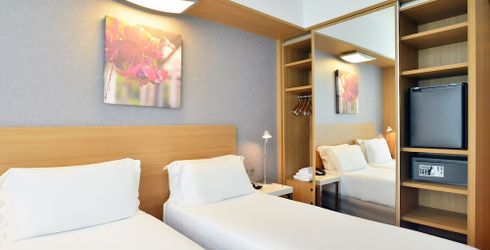 hotel room image