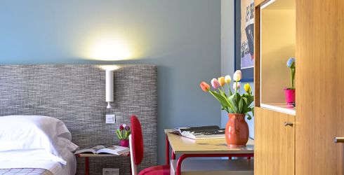 hotel room image