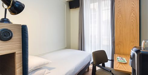 hotel room image