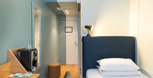 hotel room image