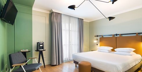 hotel room image