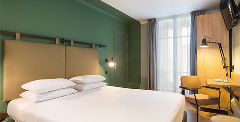 hotel room image